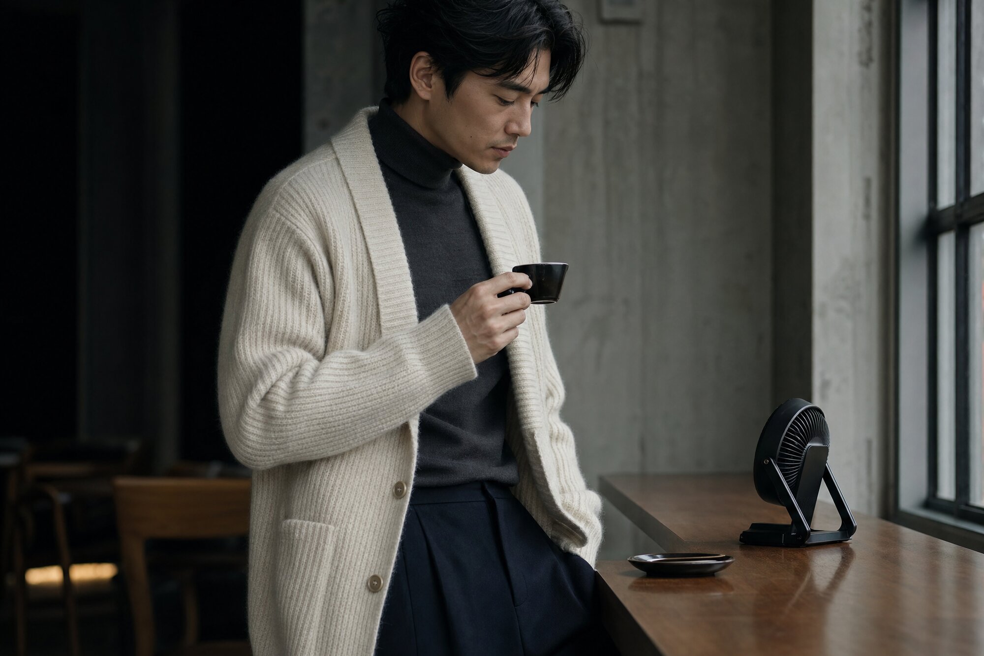 In use — Desk · Stand